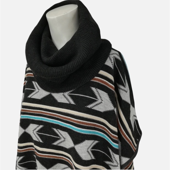Double Zero Turtleneck Fringe Poncho Size M Boho Southwest Pockets Western - Picture 7 of 11